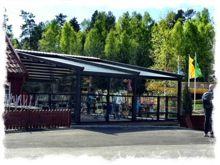 Pergola awning with Glass walls from Star Progetti